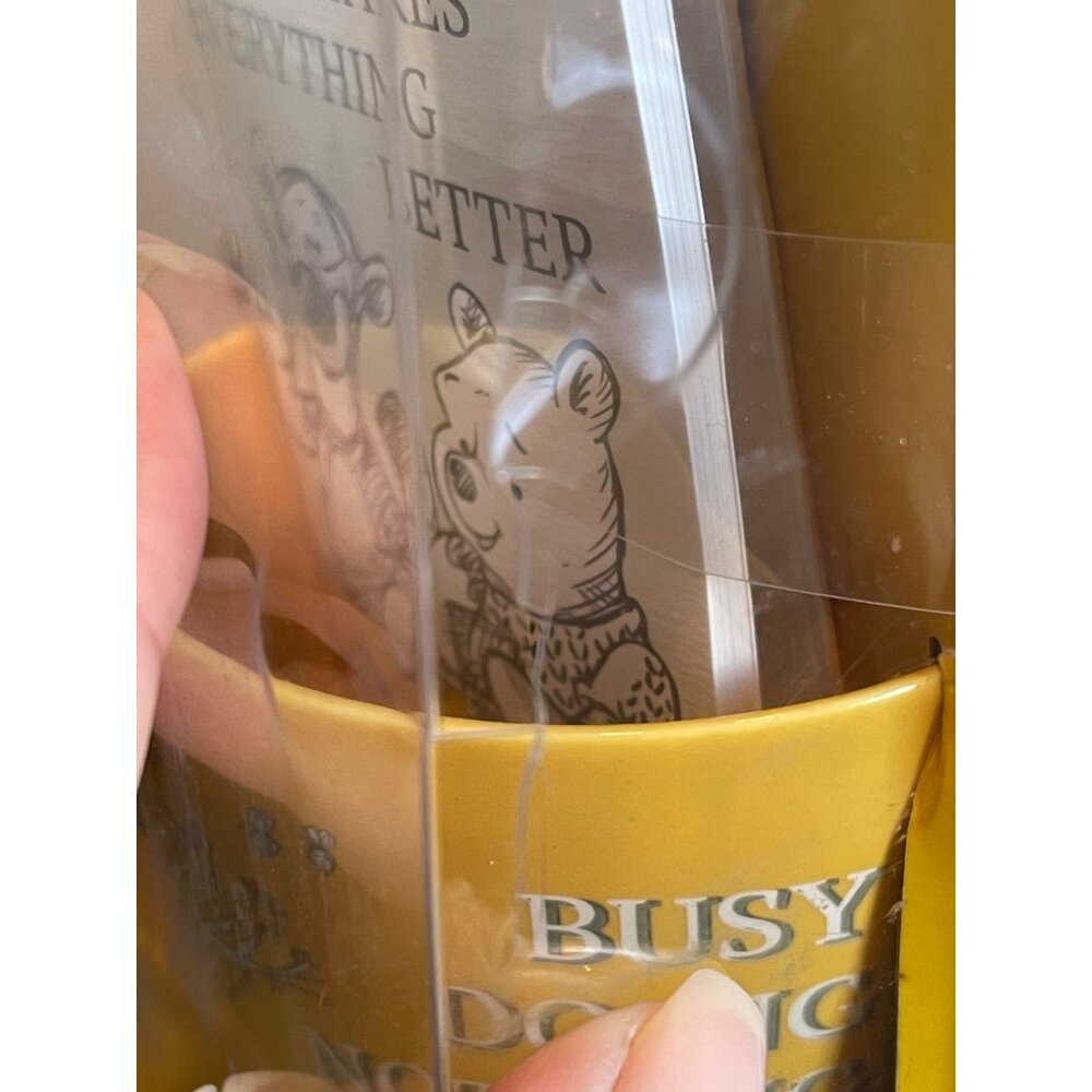 NIB Disney TEA MAKES EVERYTHING BETTER Winnie Pooh Mug, Pen, Notepad Gift Set - Picture 5 of 7
